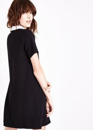 New look платье чёрное прямое трапеция с белым воротником с жемчугом классическое4 фото
