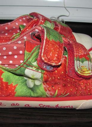 Мега стильні яскраві кеди з полуницею next