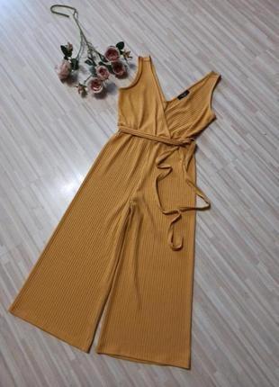 Стильный, модный комбинзон с кюлотами в рубчик .new look