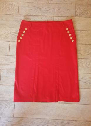 Юбка красная
карманы, по две складочки спереди, сзади шлица. сатин