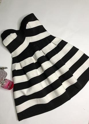 Миле плаття в смужку