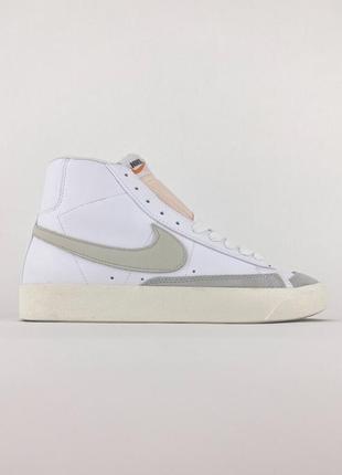 Высокие женские кеды nike blazer mid '77 white grey белые кожаные демисезонные найк блейзер1 фото