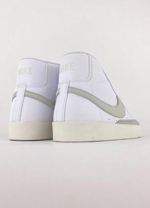 Високі жіночі кеди nike blazer mid '77 white grey білі шкіряні чоботи найк блейзер3 фото