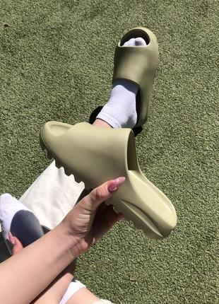 Розпродаж тапки тапочки adidas yeezy slide resine шлепки5 фото