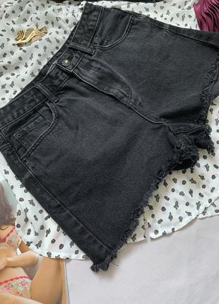 Чёрные джинсовые шорты с потертостями высокая посадка5 фото