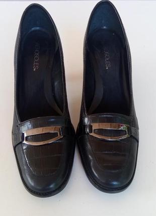 Классические женские туфли на каблучке 40 размера из натуральной кожи6 фото