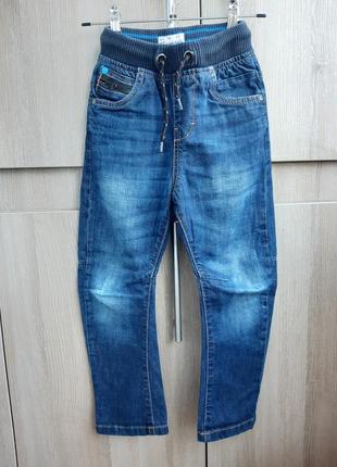 Модные джинсы на резинке , на 5-6 лет2 фото