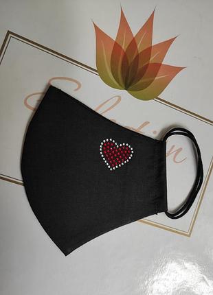 Маска со стразами " сердце"