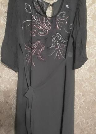 Платье - накидка с вышивкой впереди и на плече шифон