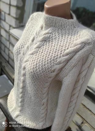Теплый вязаный свитер цвета топленого молока4 фото