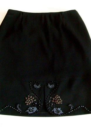 Красива міні спідниця жіноча чорна коротка пряма розшивка бісером xs-s
