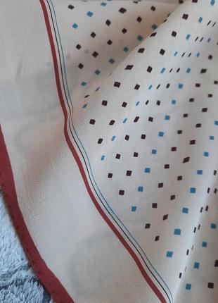 Очень красивый и нежный платок из саржевого шёлка4 фото