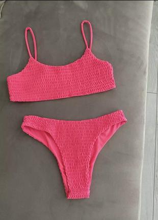 Стильный купальник из жатой ткани, ткань жатка, в рубчик