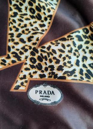 Очень красивый платок известного бренда prada.5 фото
