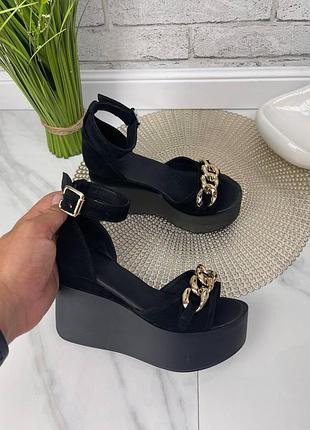Босоножки на платформе