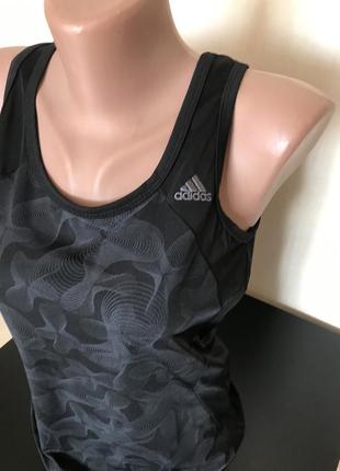 Отличная спортивная майка adidas