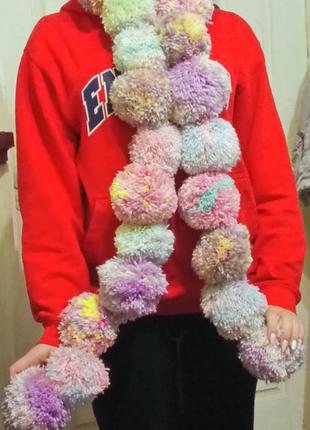 Шарф з помпонів