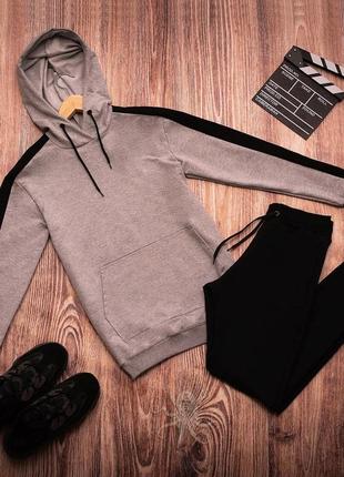 Мужской трикотажный спортивный костюм с капюшоном серый
