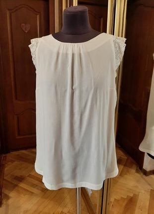 Белая блузка