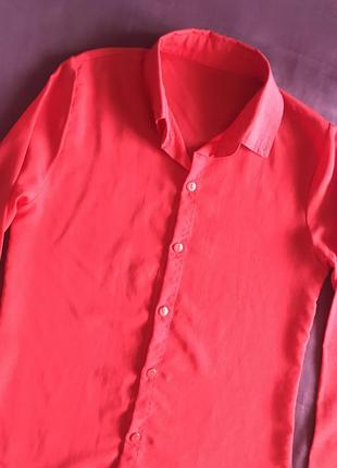 Рубашка классического красного цвета8 фото