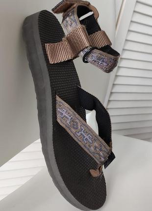 Сандалии teva