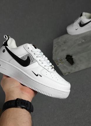 Женские кроссовки nike air force 1 lv8 низкие белые (черная запятая)8 фото