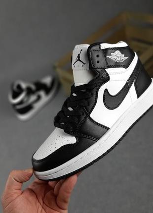 Подростковые кроссовки jordan белые с чёрным9 фото
