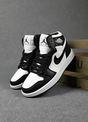 Подростковые кроссовки jordan белые с чёрным6 фото