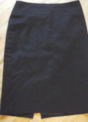 Черная офиссная юбка фирмы mango