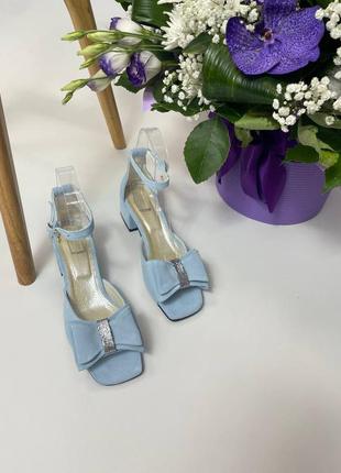Эксклюзивные босоножки женские натуральная итальянская кожа и замша голубые с бантиком