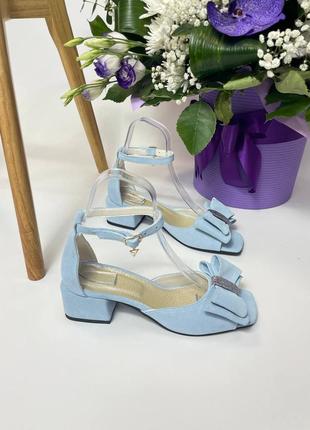 Эксклюзивные босоножки женские натуральная итальянская кожа и замша голубые с бантиком