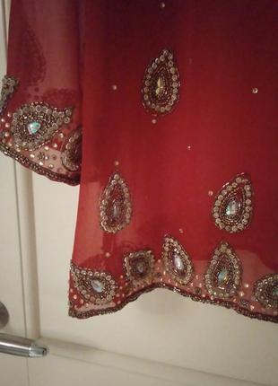 Неповторимая индийская блуза с бесподобной массивной вышивкой4 фото