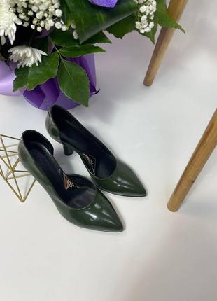 Эксклюзивные туфли из натуральной итальянской кожи лак оливка на шпильке женские6 фото