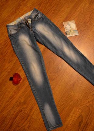 Джинсы легенькие