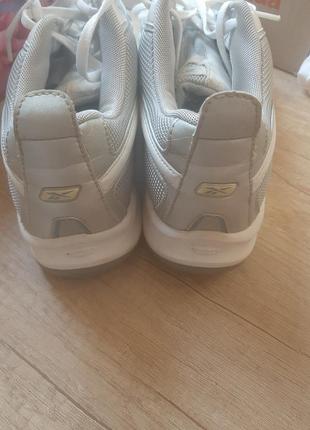 Продам кроссовки reebok 5