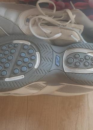 Продам кроссовки reebok 2
