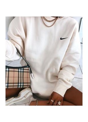 Женский oversize свитшот nike с логотипом на груди найк кофта на флисе размер оверсайз цвет белый