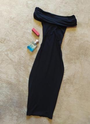 Базовое чёрное платье футляр миди со спущенными плечами вискоза2 фото