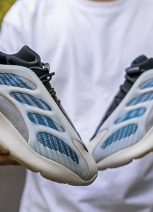 Мужские стильные осенние кроссовки adidas yeezy boost 700 v3 "kyanite"8 фото