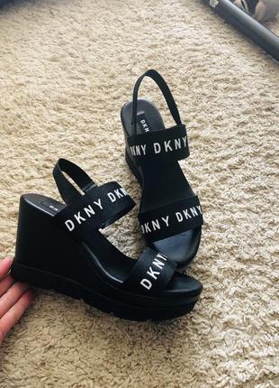 Босоніжки dkny