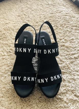 Босоніжки dkny2 фото