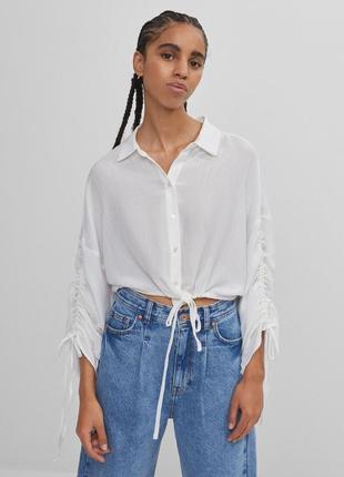 Біла блуза-топ bershka1 фото