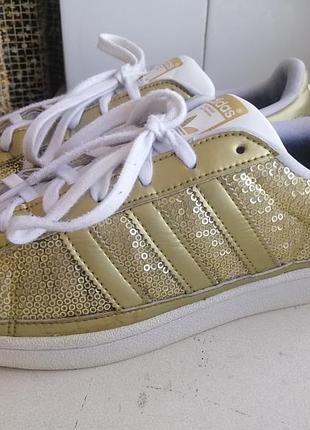 Фірмові кросівки adidas 39р. оригінал