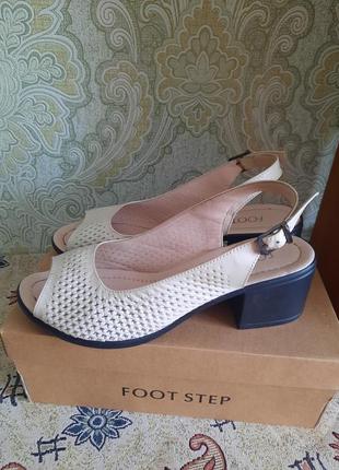 Босоножки кожа 41