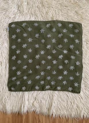 Шелковый платок с эдельвейсами