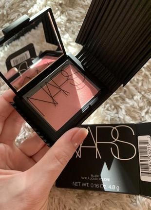 Суперціна!!культові рум'яна 4,8 грам nars. відтінок orgasm. повнорозмірні.4 фото