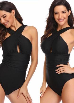 Модный сдельный купальник с утяжкой.