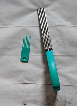 Ножницы для нарезки зелени с щеточкой2 фото