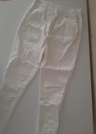 Білі штани котонові