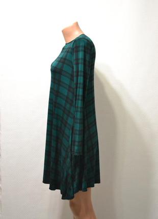Зеленое платье в клетку    4.44 фото